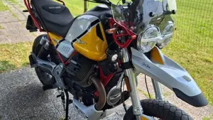 Moto Guzzi V85 TT Evocative Graphics (2019 - 20)  (7)