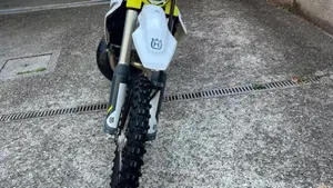 Husqvarna TE 150i (2023) 