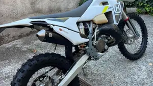 Husqvarna TE 150i (2023)  (4)