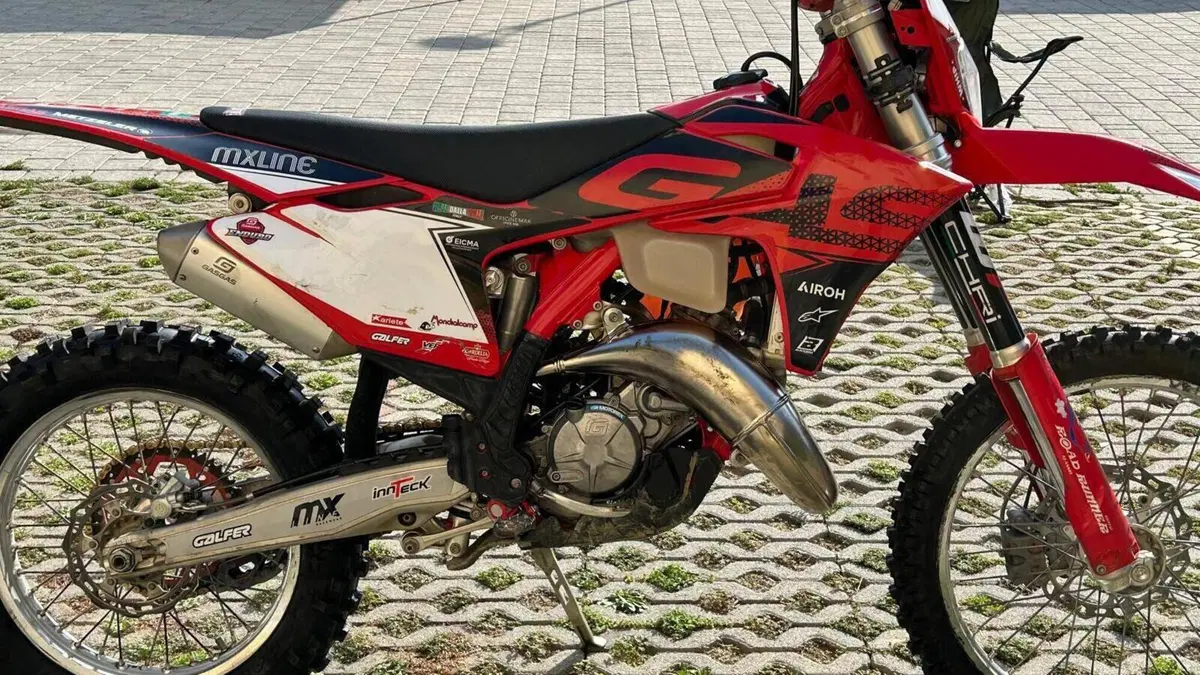 GASGAS EC 125 (2025)  (3)