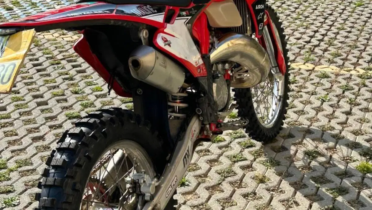 GASGAS EC 125 (2025)  (4)