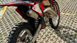 GASGAS EC 125 (2025)  (4)