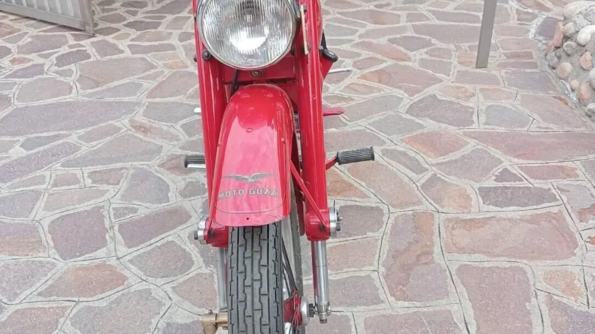 Moto Guzzi   (2)