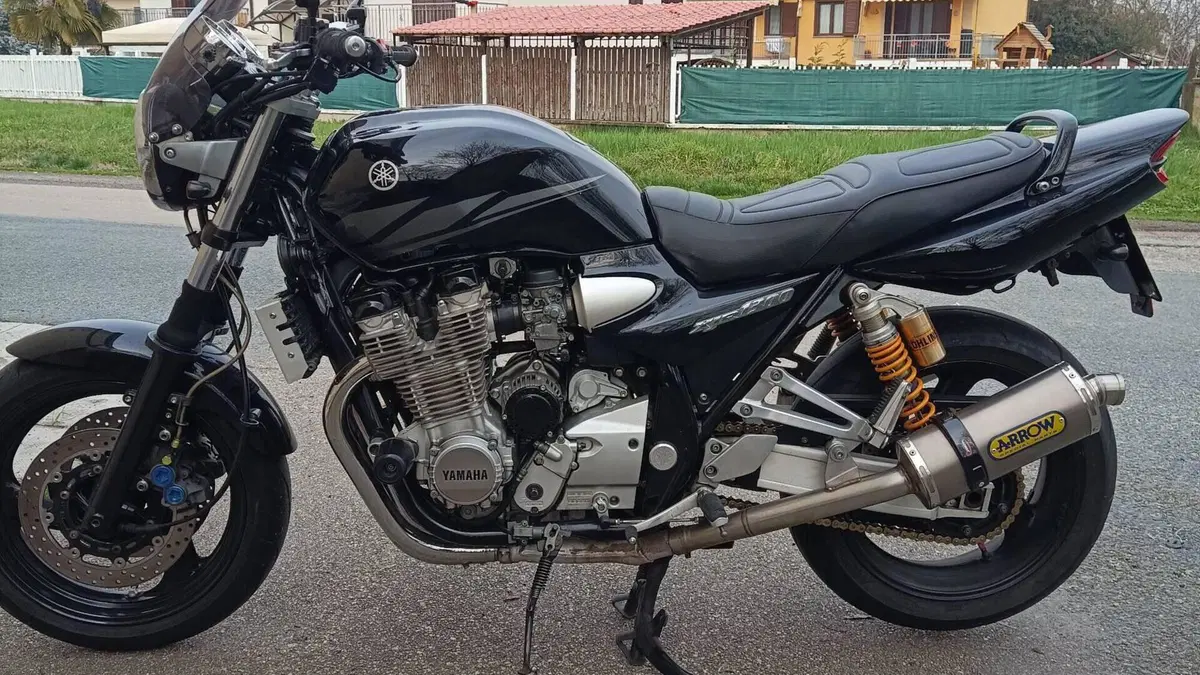 Yamaha XJR 1300 (2002 - 06)  (6)