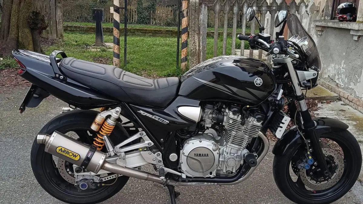 Yamaha XJR 1300 (2002 - 06)  (7)