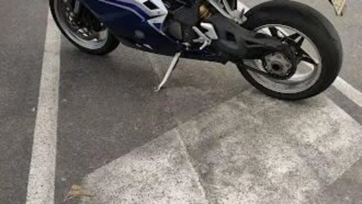 MV Agusta F4 1000 S 1+1 (2004 - 06)  (6)