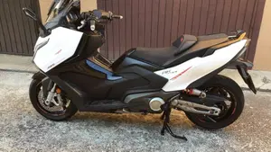 Kymco AK 575 Premium (2025 - 26) 