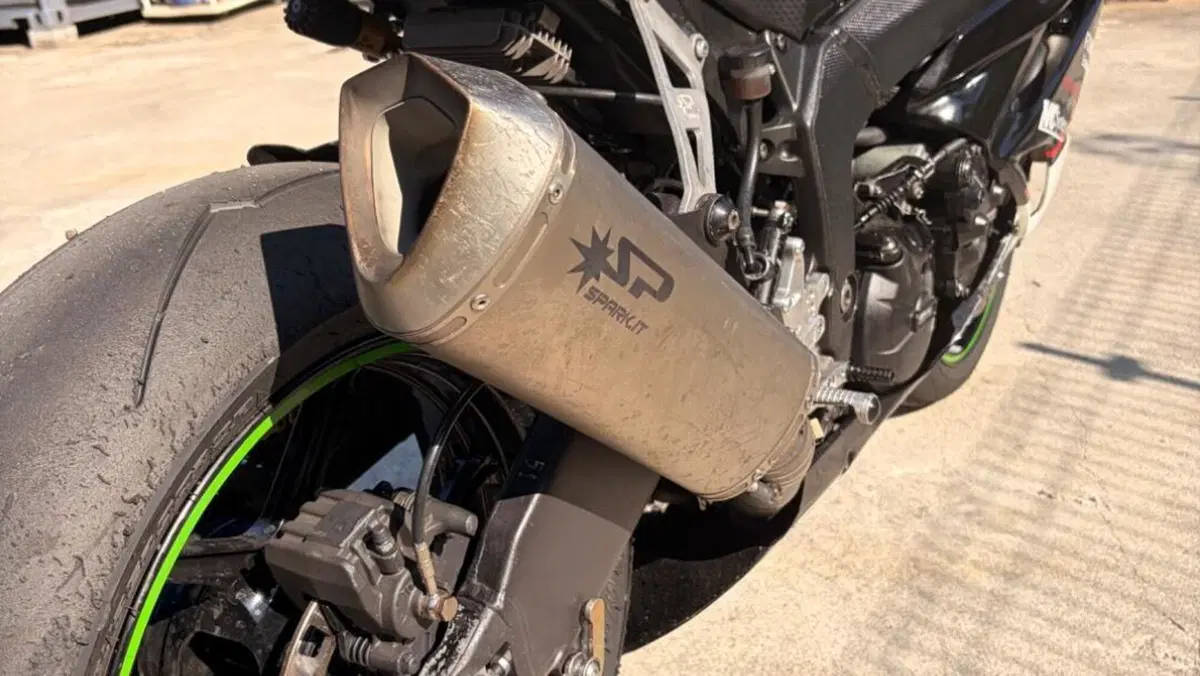 Kawasaki Ninja 600 ZX-6R (2009 - 16)  (2)