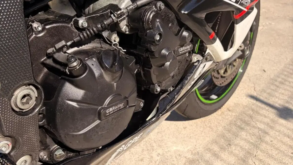 Kawasaki Ninja 600 ZX-6R (2009 - 16)  (3)
