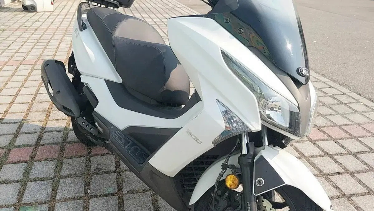 Kymco X-Town 300i ABS (2016 - 20)  (3)
