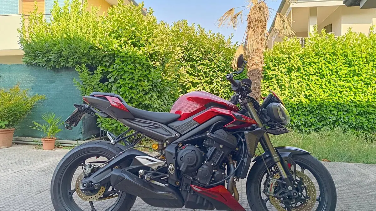 Triumph Street Triple 765 RS (2023 - 26) 