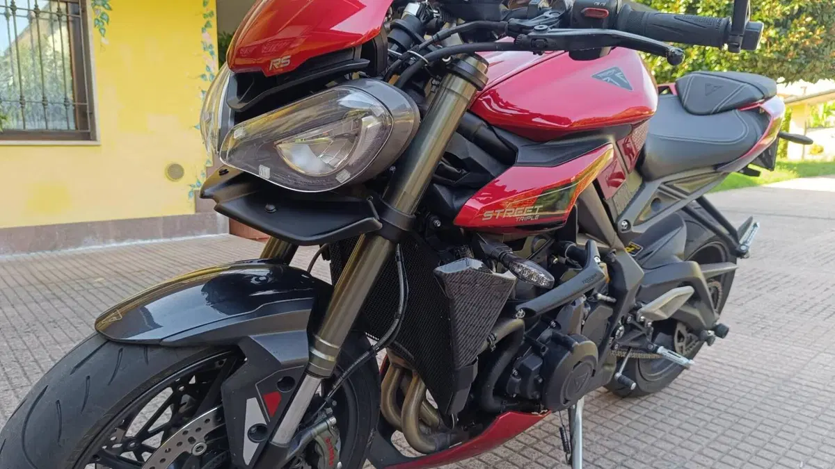 Triumph Street Triple 765 RS (2023 - 26)  (10)