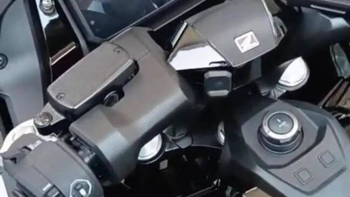Honda Forza 750 (2025 - 26)  (2)