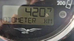 Moto Guzzi V7 III Special (2017 - 20)  (7)