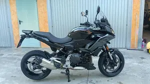 Bmw F 900 XR (2025 - 27)  (2)