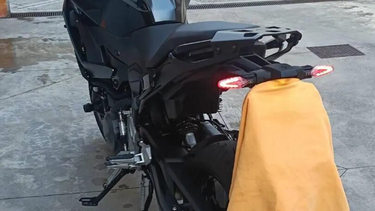 Bmw F 900 XR (2025 - 27)  (4)