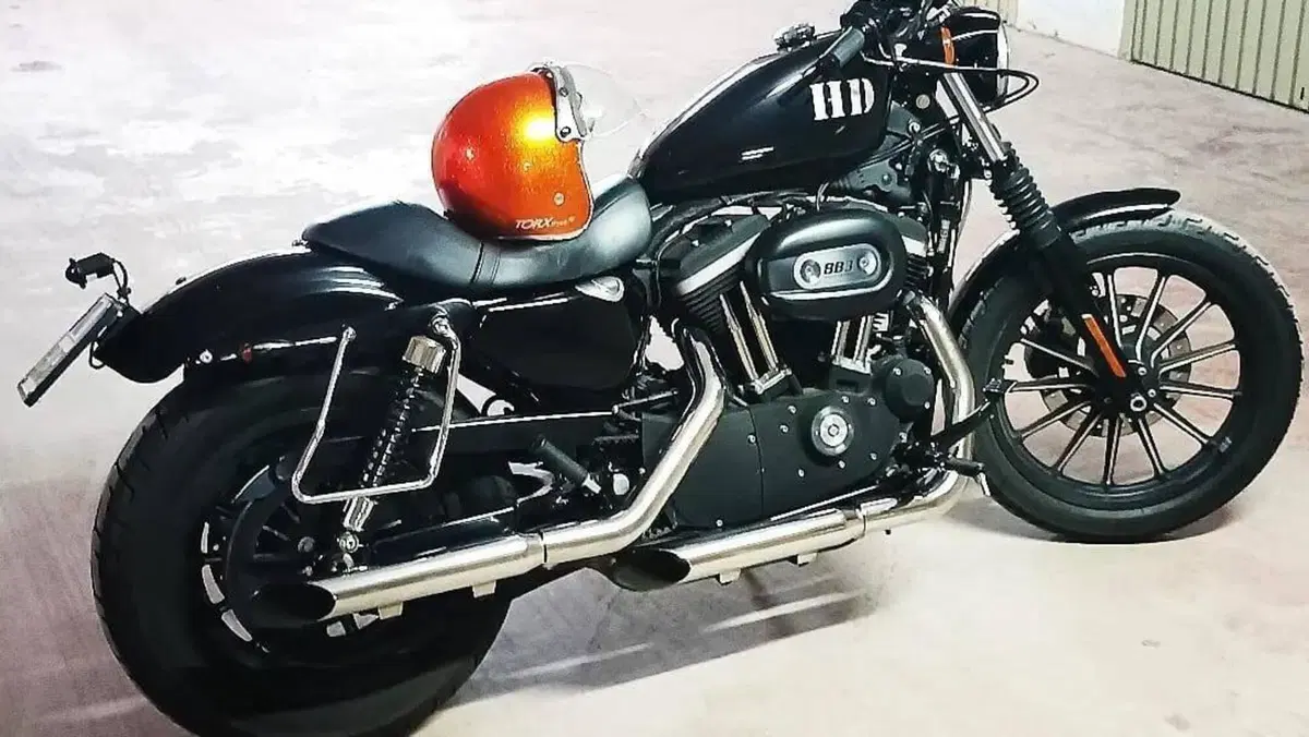 Harley-Davidson 883 Iron (2009 - 11) - XL 883N 