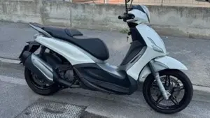 Piaggio Beverly 350 SportTouring ie ABS (2011 - 17) 