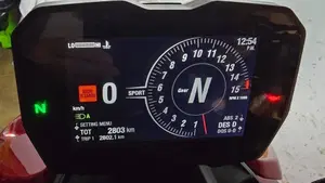 Ducati Streetfighter V4 S (2023 - 24)  (2)