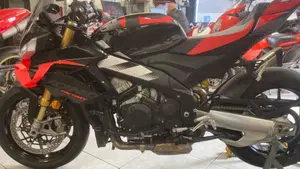 Aprilia Tuono V4 Factory (2025 - 26)  (6)