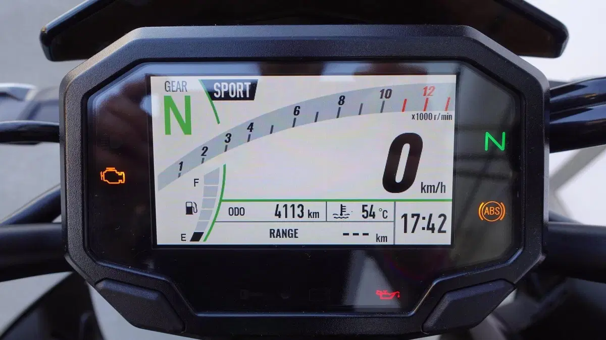 Kawasaki Z 900 SE (2022 - 24)  (4)