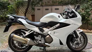 Honda VFR 800 F (2014 - 16) 