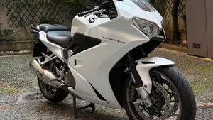 Honda VFR 800 F (2014 - 16)  (2)