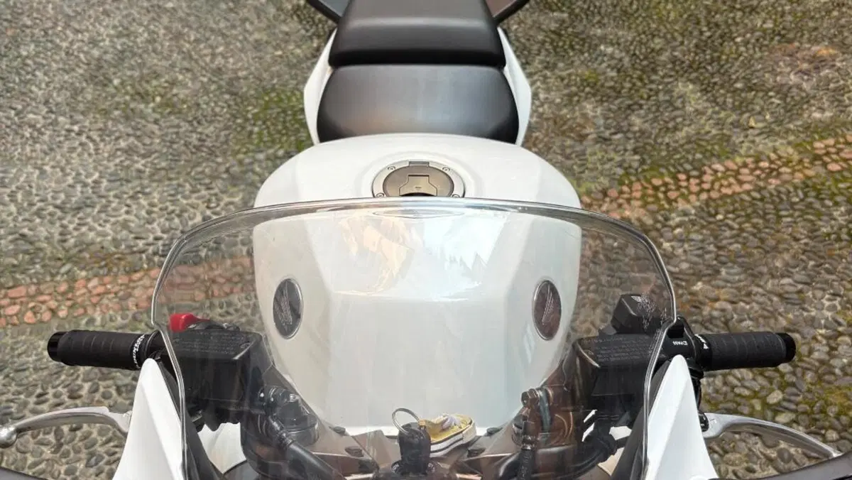 Honda VFR 800 F (2014 - 16)  (5)