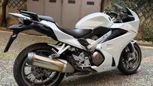 Honda VFR 800 F (2014 - 16)  (6)