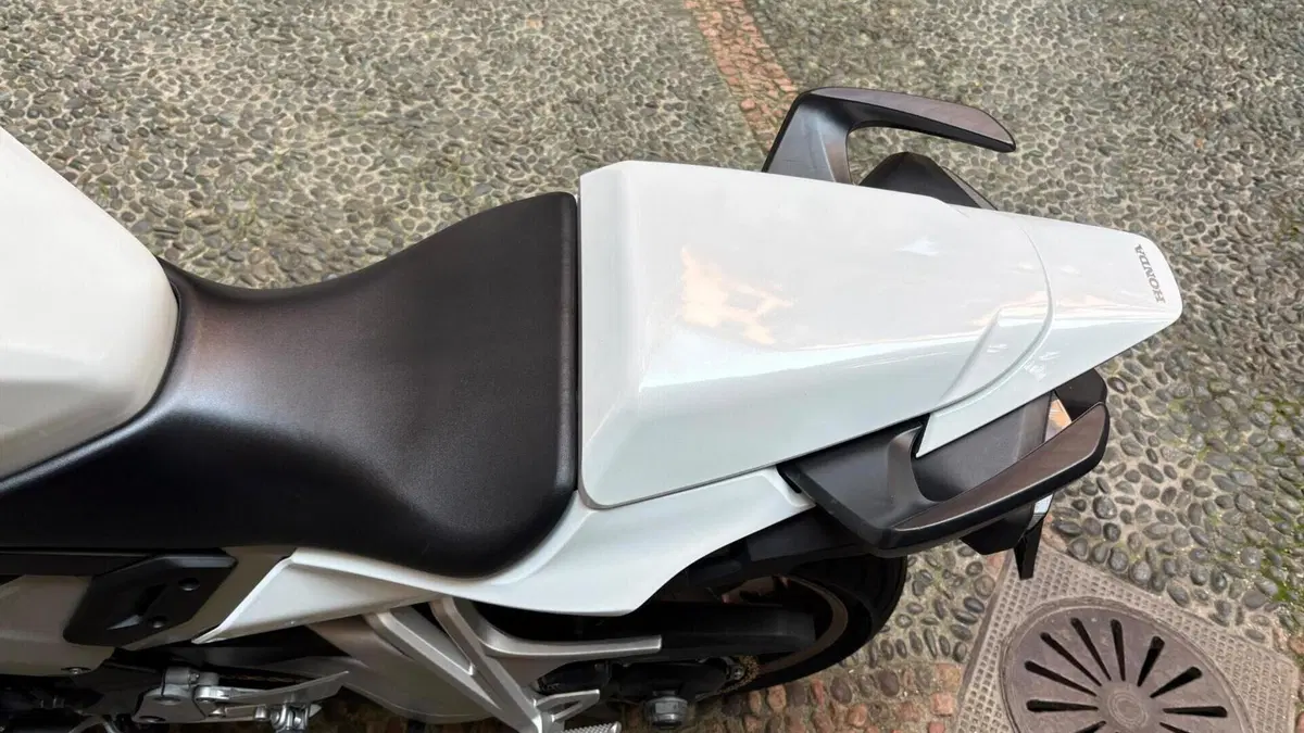 Honda VFR 800 F (2014 - 16)  (9)
