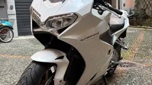 Honda VFR 800 F (2014 - 16)  (10)