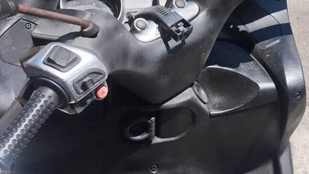 Piaggio MP3 400 i.e. (2010 - 11)  (3)