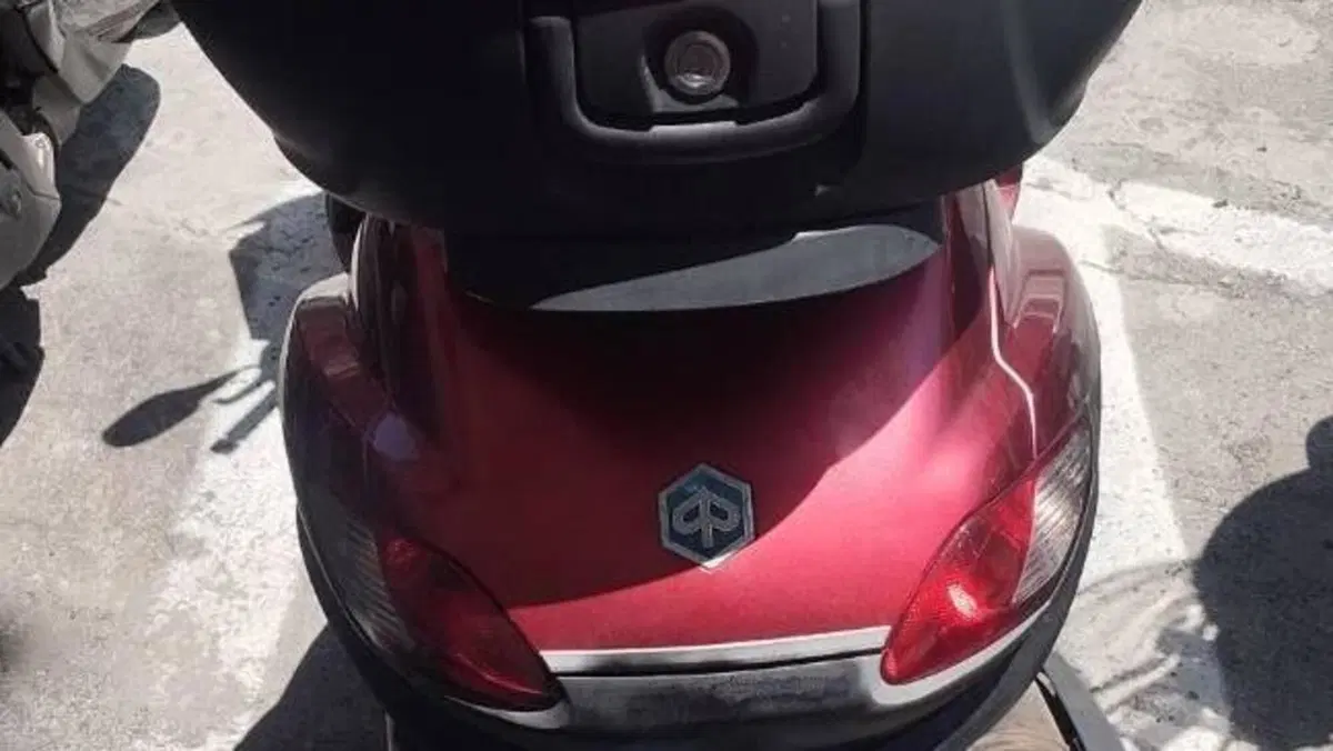 Piaggio MP3 400 i.e. (2010 - 11)  (5)