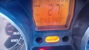 Piaggio MP3 400 i.e. (2010 - 11)  (7)