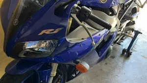 Yamaha YZF R1 (2002 - 03) 