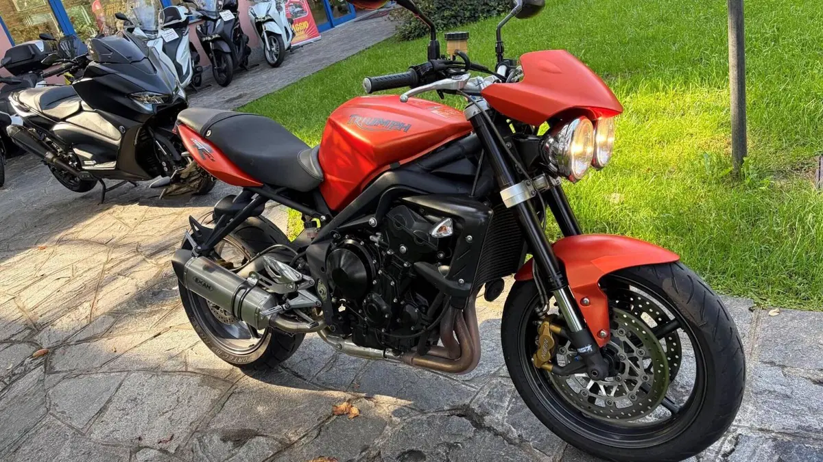 Triumph Street Triple R (2009 - 12)  (4)