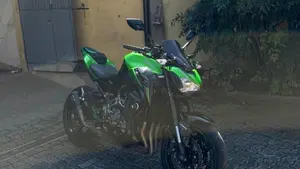 Kawasaki Z 900 (2017 - 18)  (3)
