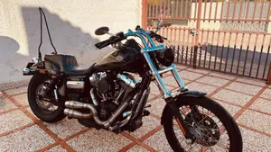 Harley-Davidson 1690 Wide Glide (2010 - 17) - FXDWG  (2)