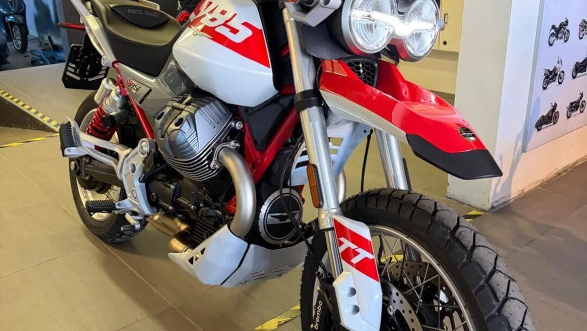 Moto Guzzi V85 TT (2024 - 26)  (2)