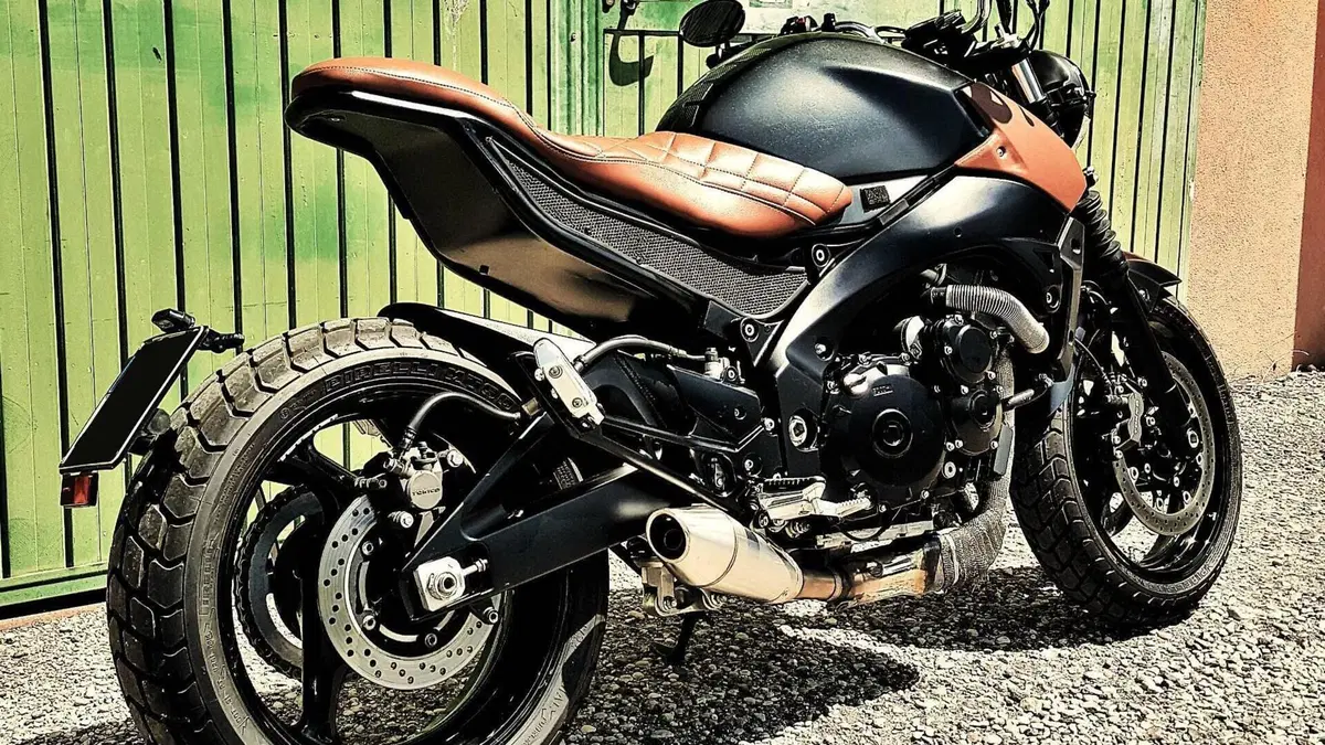 Suzuki GSR 600 (2006 - 11)  (2)