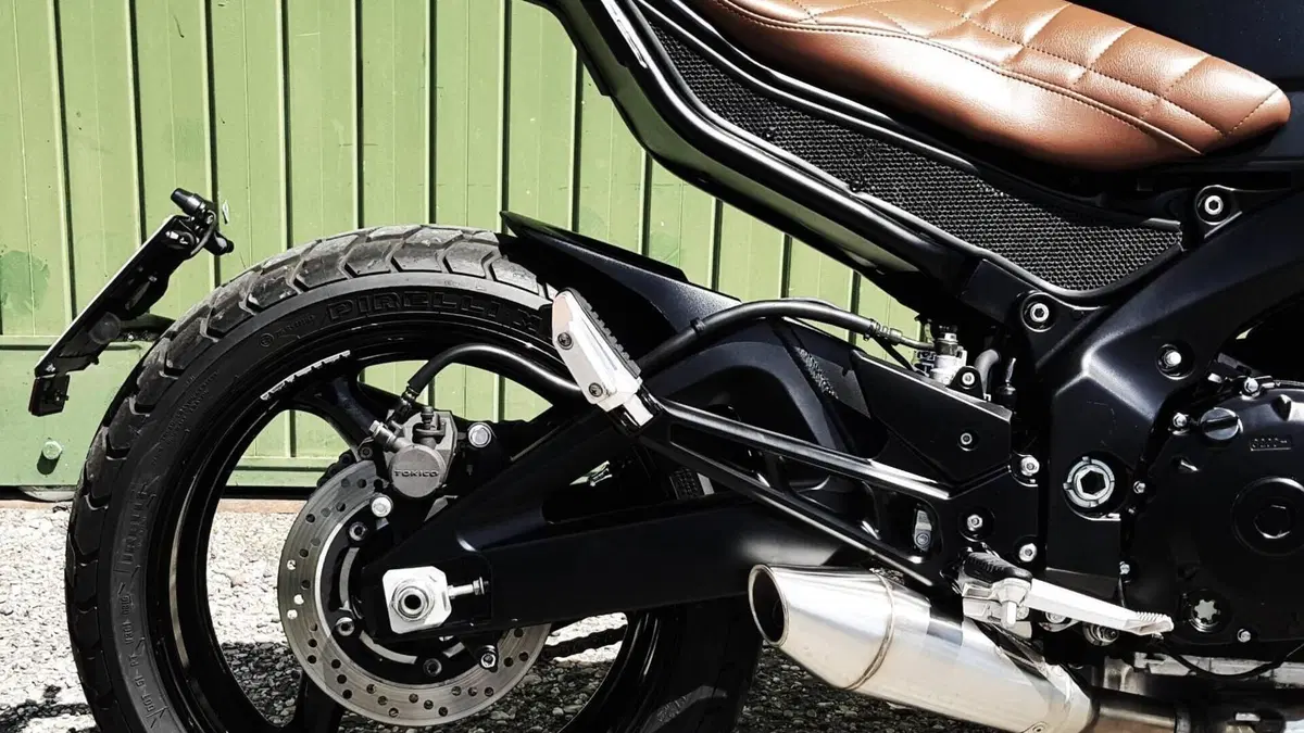 Suzuki GSR 600 (2006 - 11)  (6)
