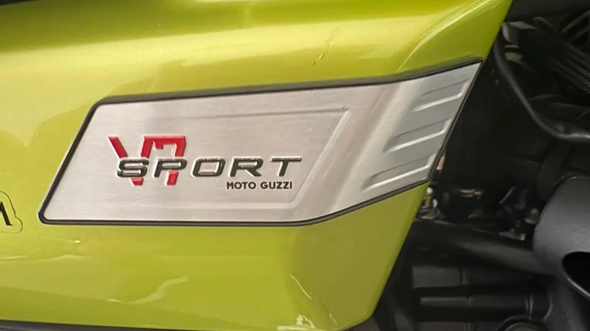 Moto Guzzi V7 Sport (2025 - 26)  (10)