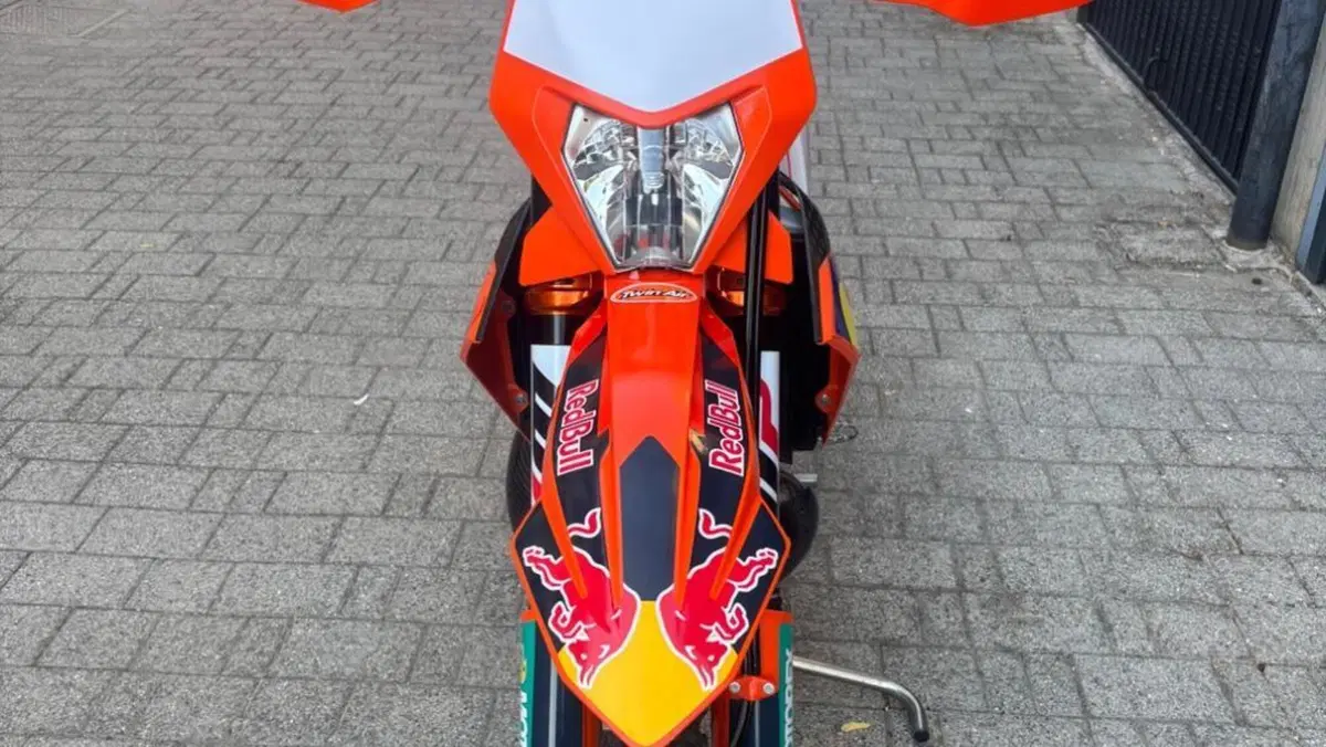 KTM 300 EXC Champion Edition (2025)  (2)