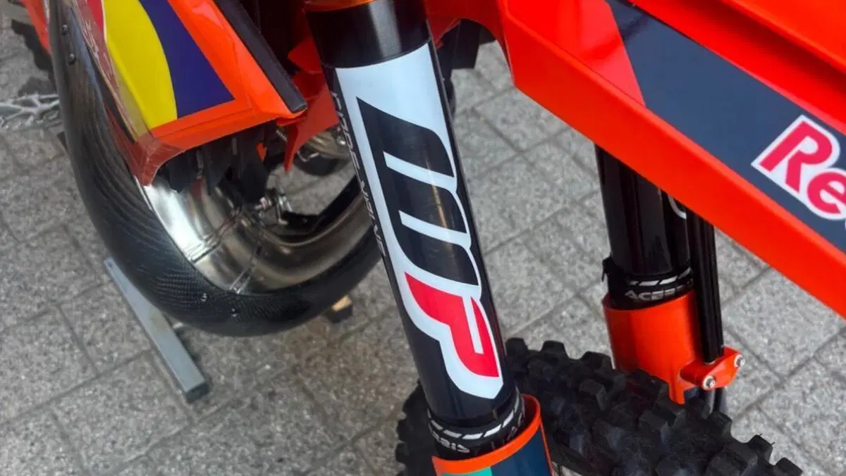 KTM 300 EXC Champion Edition (2025)  (4)