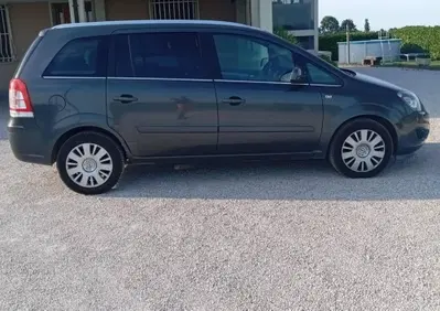 Opel Zafira 1.6 16V ecoM 150CV Turbo Cosmo (2)