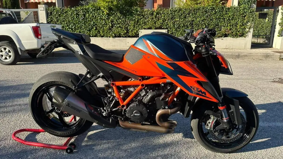 KTM 1290 Super Duke R (2021 - 23)  (2)