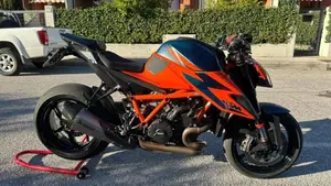 KTM 1290 Super Duke R (2021 - 23)  (2)