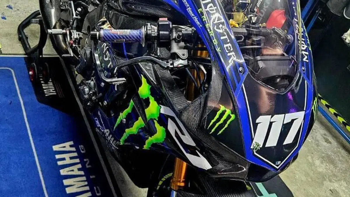 Yamaha YZF R1 (2015 - 16) 