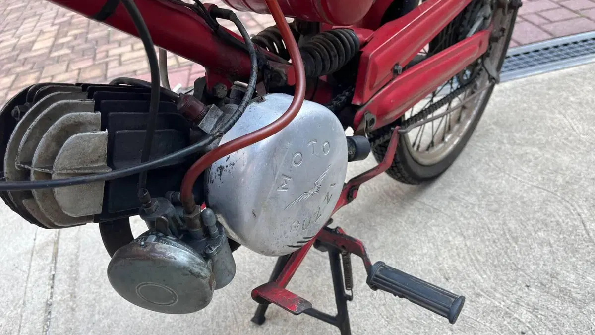 Moto Guzzi   (8)