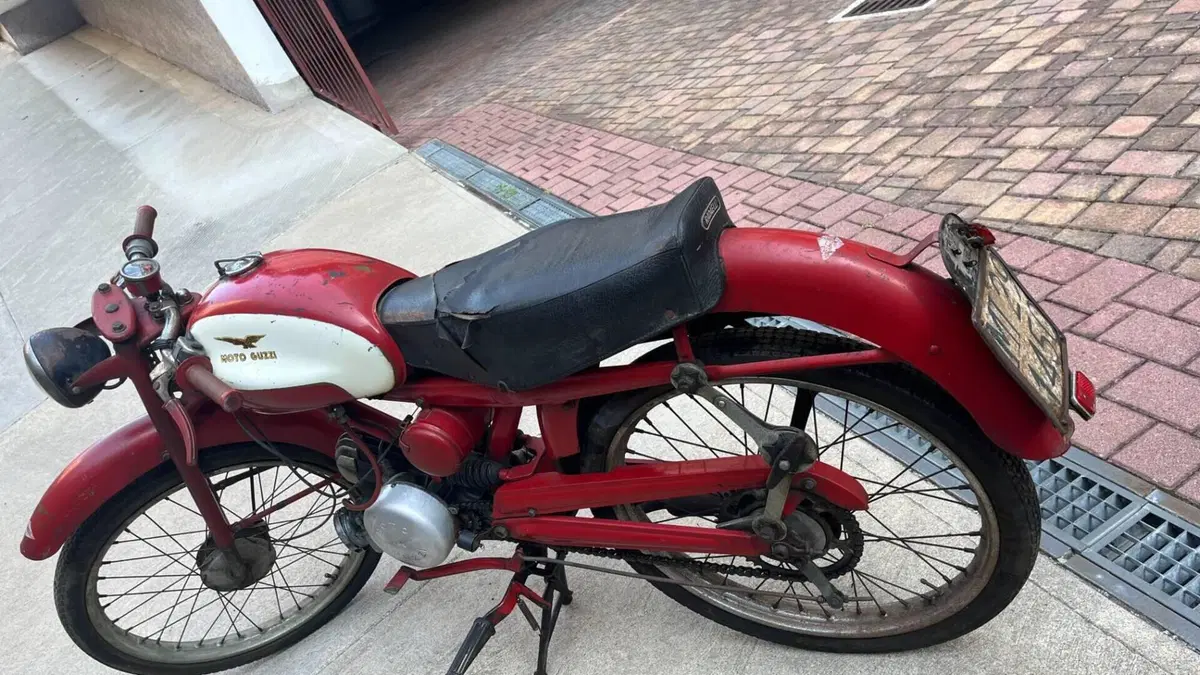 Moto Guzzi   (2)